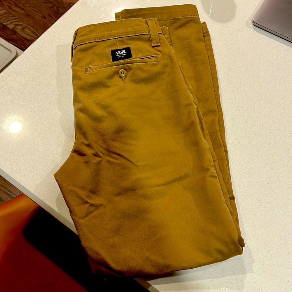 Great condition kids/men’s chinos.